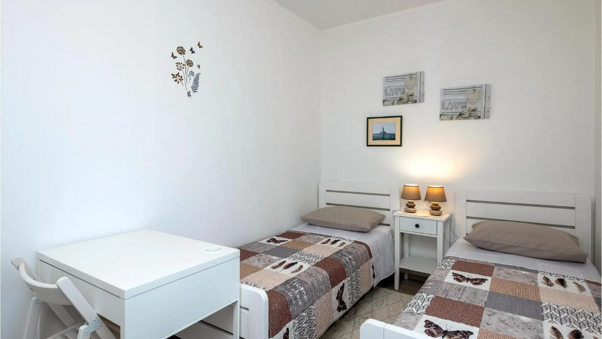بيت للعطل Cozy Home In Marcana With Kitchen