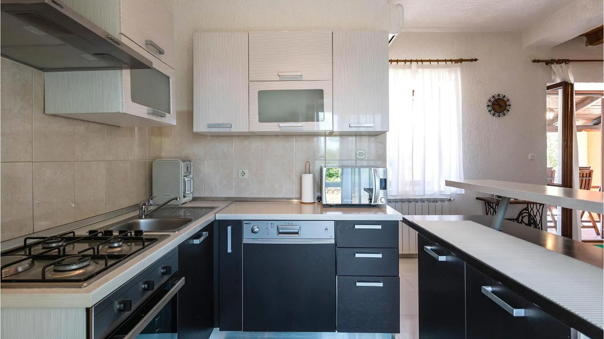 Cozy Home In Marcana With Kitchen Prázdninový dům